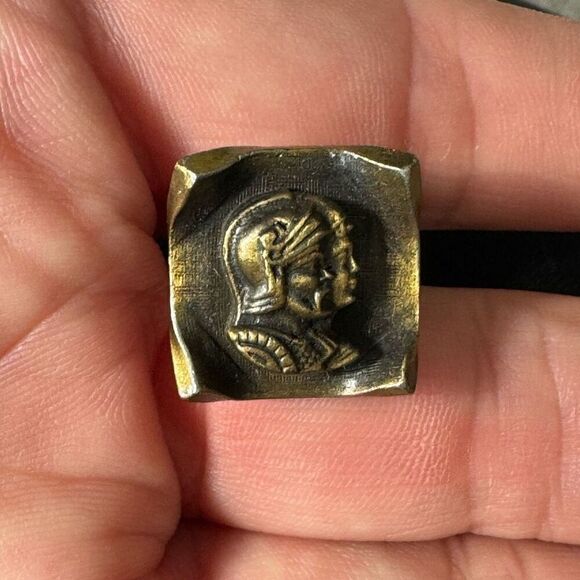 Vintage Gold Tone Cameo Cufflink Engraved PAT 2974381 - Picture 1 of 5